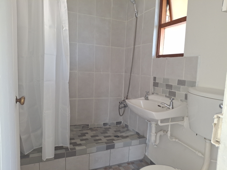 To Let 1 Bedroom Property for Rent in Cambridge Eastern Cape